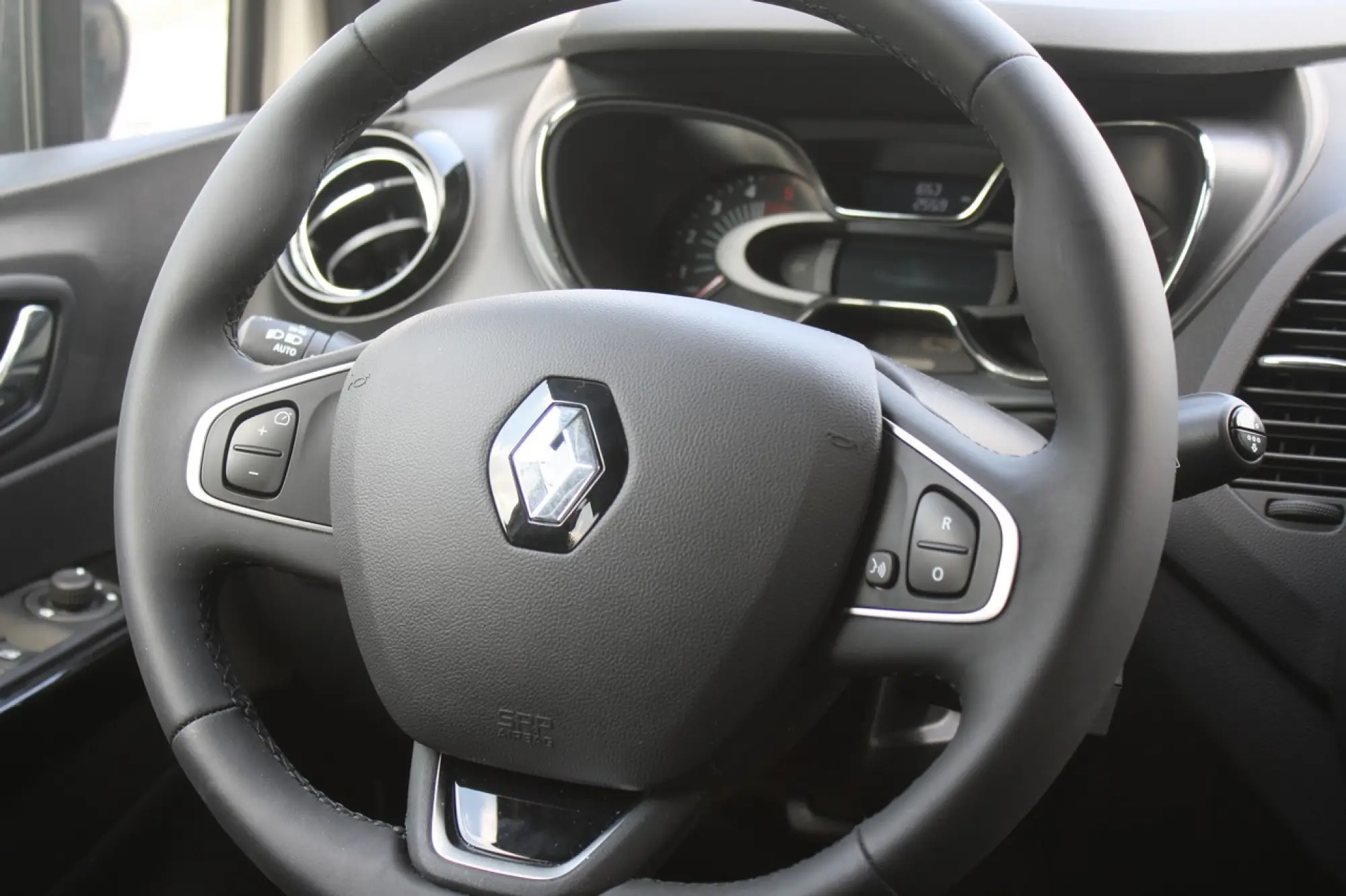 Renault Captur 1.5 dCi Hypnotic EDC [PROVA SU STRADA] - 3