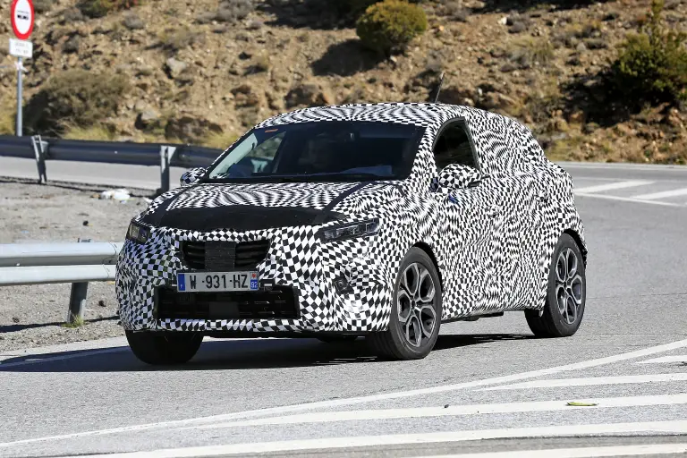Renault Captur 2019 - Foto spia penisola iberica - 2