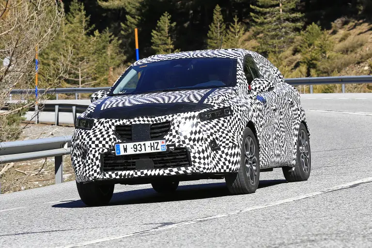 Renault Captur 2019 - Foto spia penisola iberica - 13
