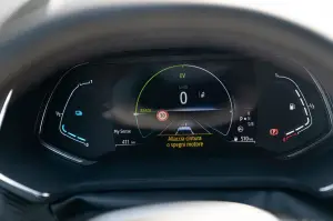 Renault Captur E-Tech 145 - Prova su Strada 