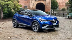 Renault Captur E-Tech 2022 - Prova su strada