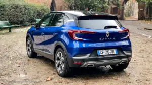 Renault Captur E-Tech 2022 - Prova su strada