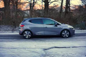 Renault Clio Duel prova su strada 2016