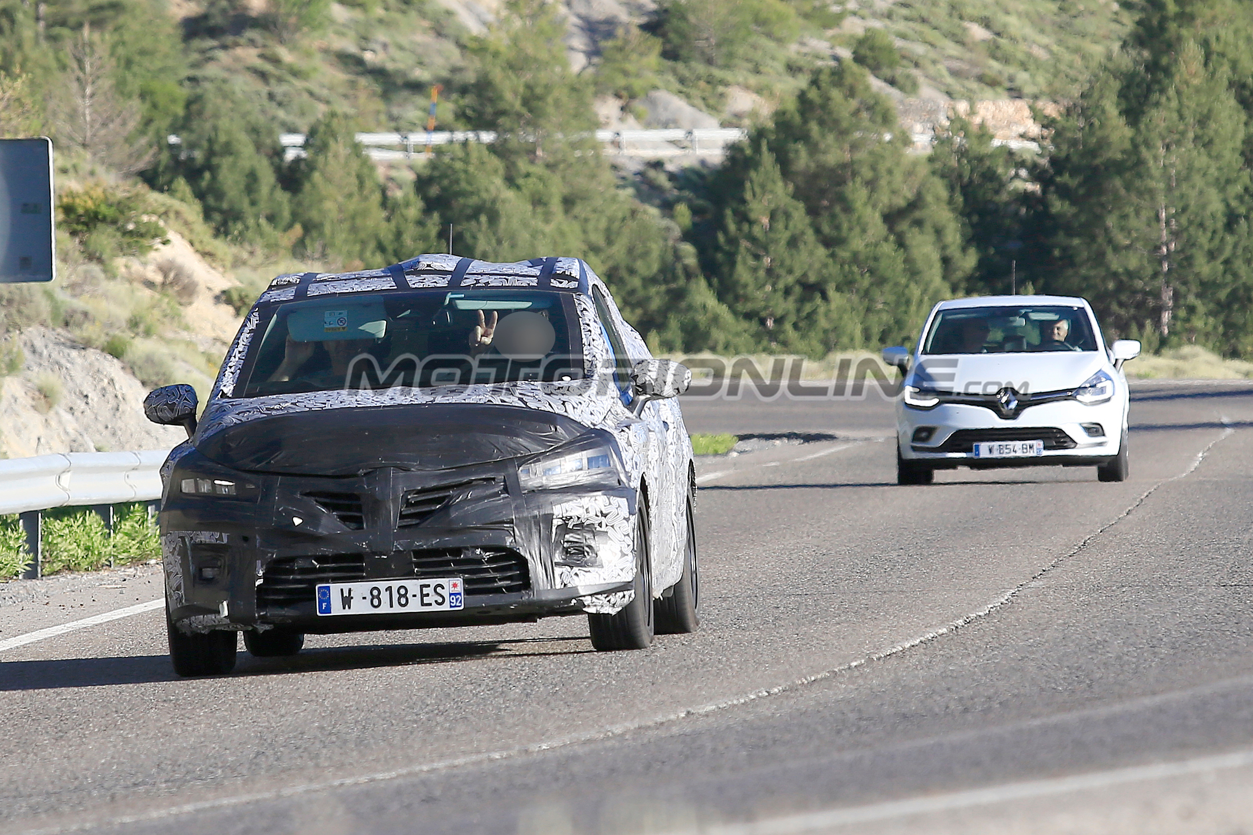Renault Clio foto spia 3 luglio 2018