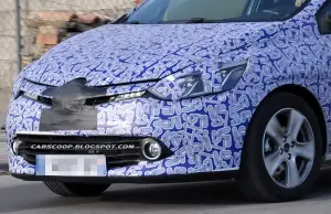 Renault Clio foto spia - 2