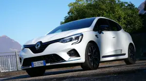 Renault Clio Hybrid E-Tech 2021 - prova su strada completa - 1