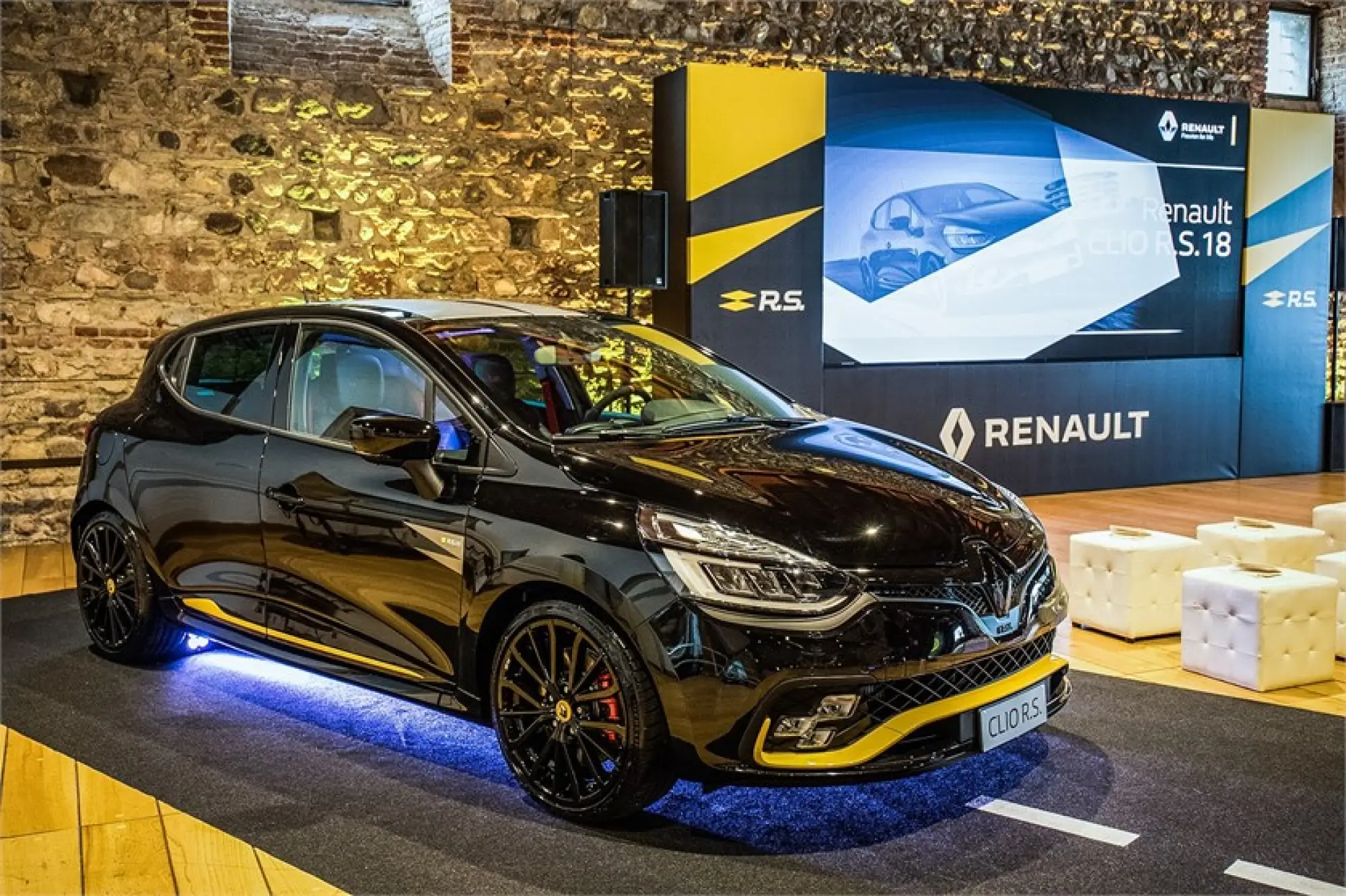 Renault Clio RS 18 - Presentazione - 75