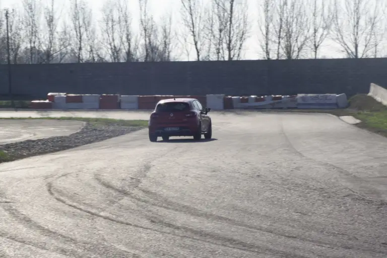 Renault Clio Rs:prova su strada - 2