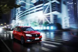 Renault Duster Oroch e Sandero R.S. 2.0 - 16