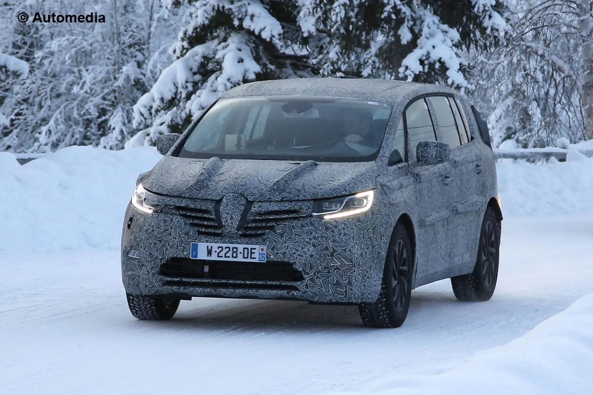 Renault Espace 2015 - Foto spia 07-02-2014 - 1