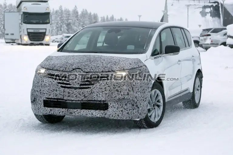 Renault Espace 2019 foto spia 12 dicembre 2018 - 3