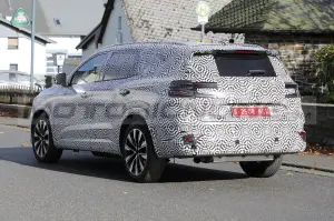 Renault Grand Austral - Foto Spia 31-10-2022 - 8