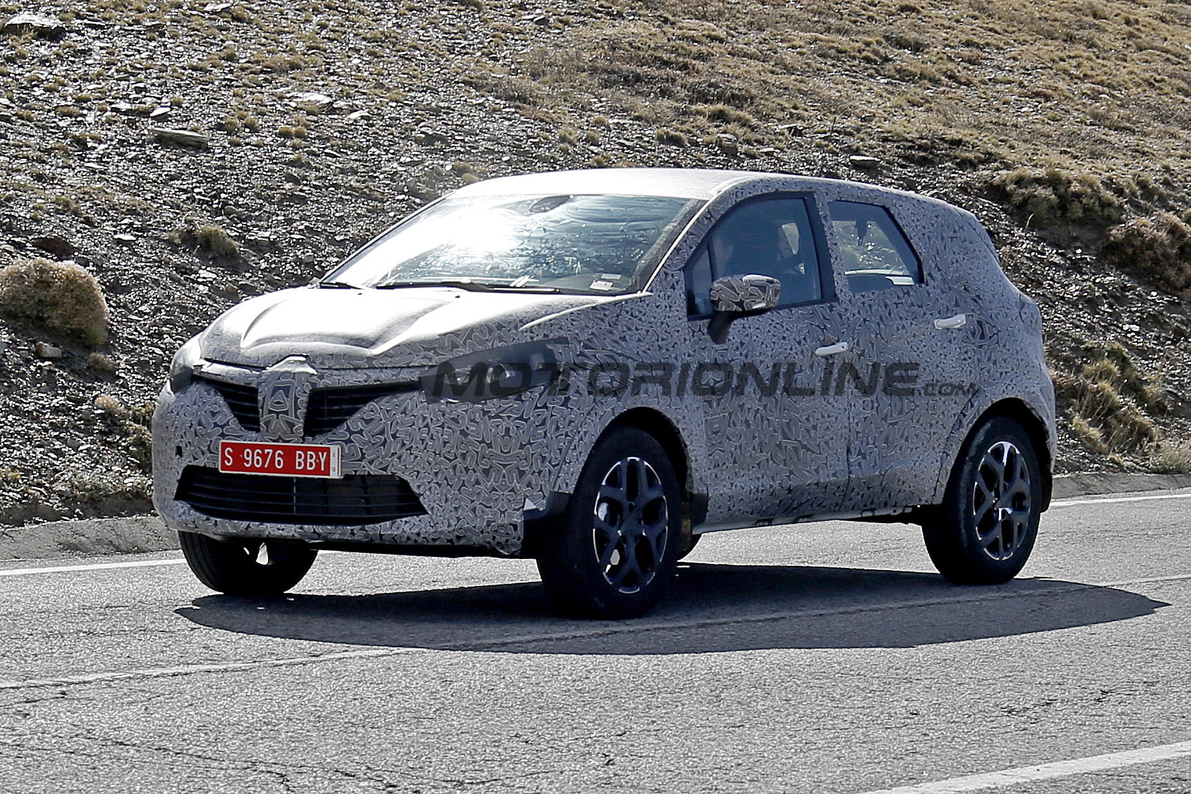 Renault Grand Captur - Foto spia 06-10-2015