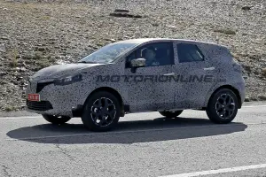 Renault Grand Captur - Foto spia 06-10-2015