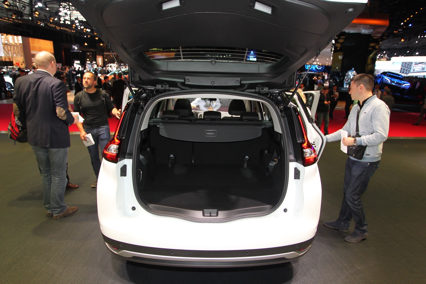 Renault Grand Scenic - Salone di Parigi 2016