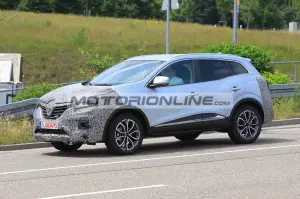 Renault Kadjar facelift - Foto spia 15-6-2018