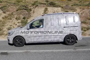 Renault Kangoo - Foto spia 24-6-2019