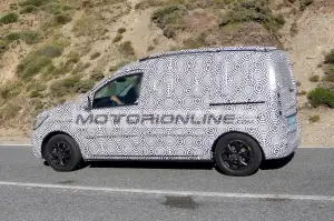Renault Kangoo - Foto spia 24-6-2019