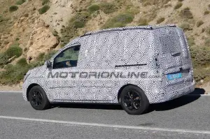Renault Kangoo - Foto spia 24-6-2019