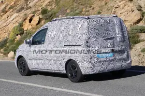Renault Kangoo - Foto spia 24-6-2019