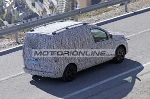 Renault Kangoo - Foto spia 24-6-2019