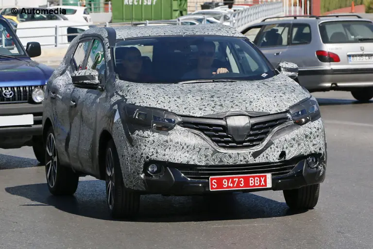 Renault Koleos 2016 - Foto spia 09-09-2014 - 1