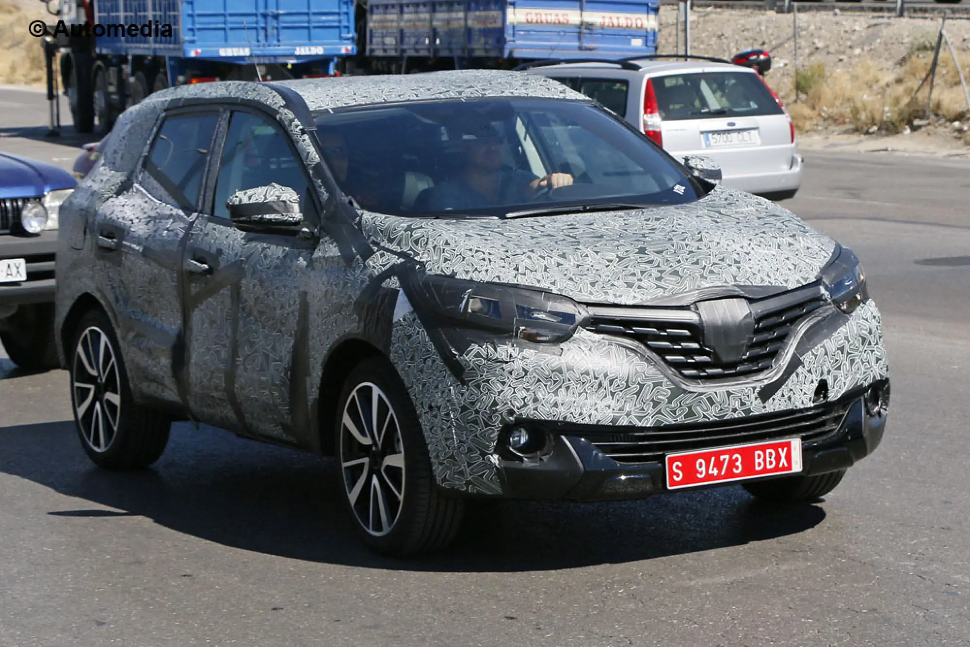 Renault Koleos 2016 - Foto spia 09-09-2014 - 2