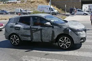 Renault Koleos 2016 - Foto spia 09-09-2014 - 4
