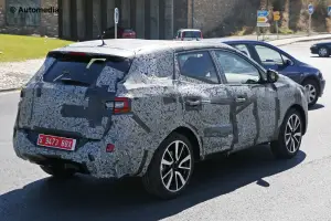 Renault Koleos 2016 - Foto spia 09-09-2014 - 7