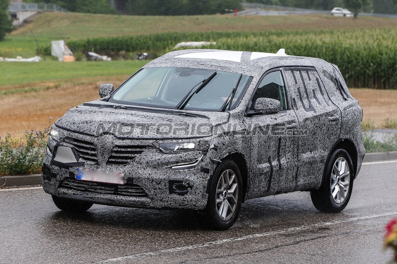 Renault Maxi-SUV - Foto spia 31-07-2015