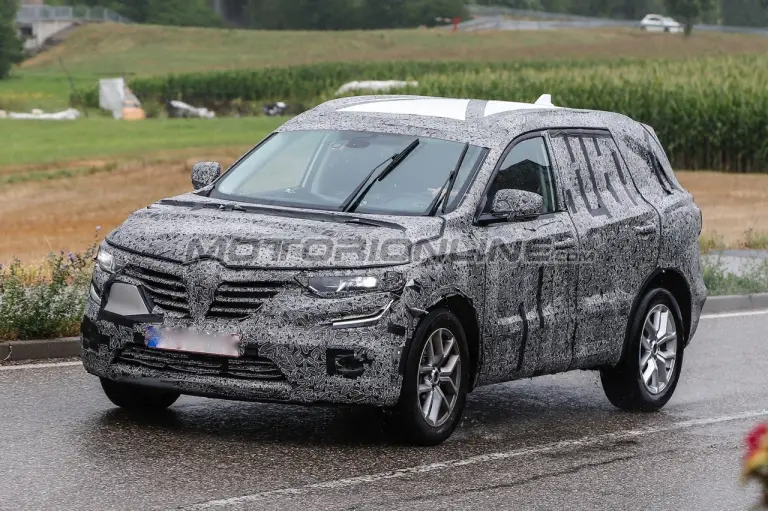 Renault Maxi-SUV - Foto spia 31-07-2015 - 1