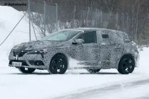 Renault Megane 2016 - Foto spia 27-02-2015 - 9