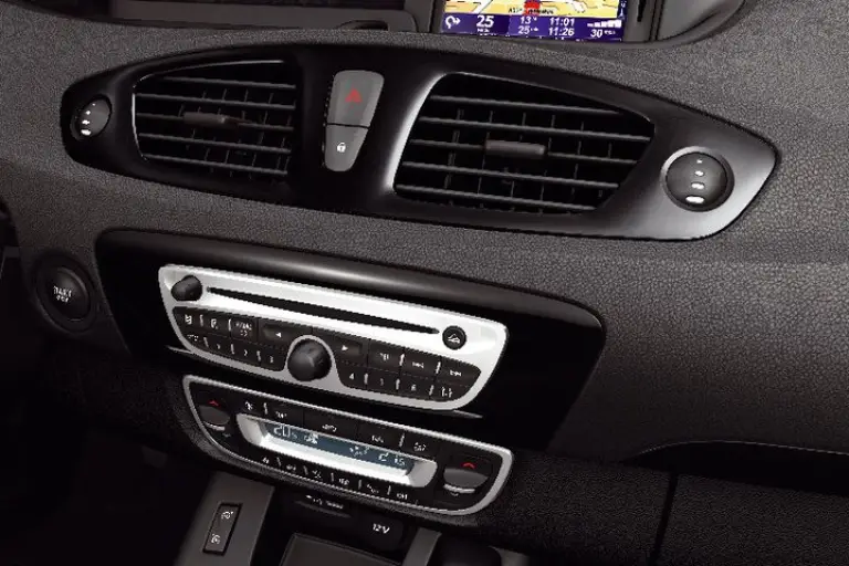 Renault Megane Bose limited edition 2011, Renault Scenic Bose limited edition 2011, Renault Laguna Bose limited edition 2011, Renault Koleos Bose limited edition 2011  - 1