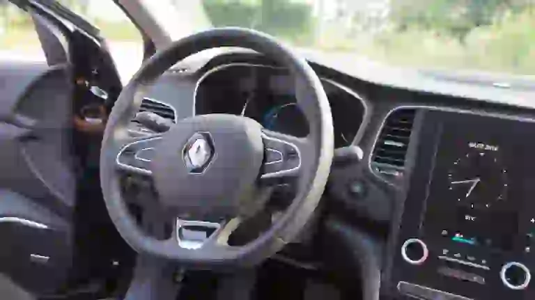 Renault Megane BOSE - prova su strada - 57