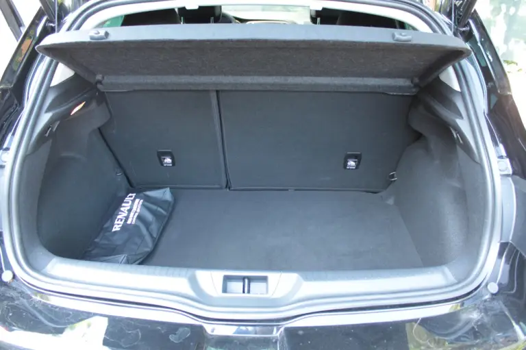 Renault Megane BOSE - prova su strada - 70