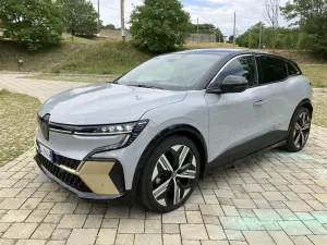 Renault Megane E-Tech 2022 - Come va