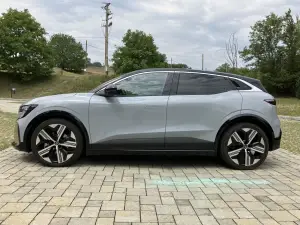 Renault Megane E-Tech 2022 - Come va