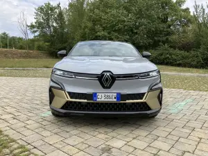 Renault Megane E-Tech 2022 - Come va