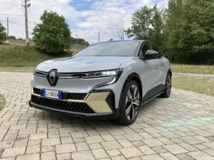 Renault Megane E-Tech 2022 - Come va