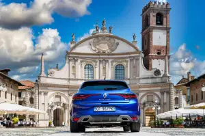 Renault Megane E-Tech Plug-in Hybrid - Prova su Strada