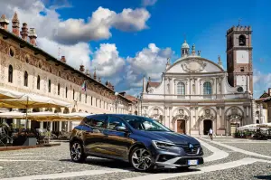 Renault Megane E-Tech Plug-in Hybrid - Prova su Strada - 6