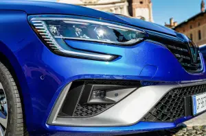 Renault Megane E-Tech Plug-in Hybrid - Prova su Strada