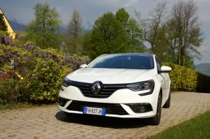 Renault Megane Grand Coupe' - prova su strada 2017