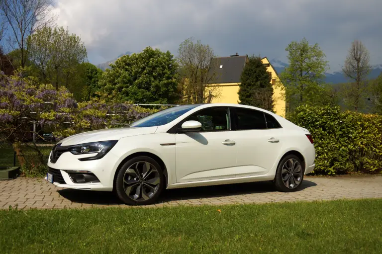 Renault Megane Grand Coupe' - prova su strada 2017 - 9