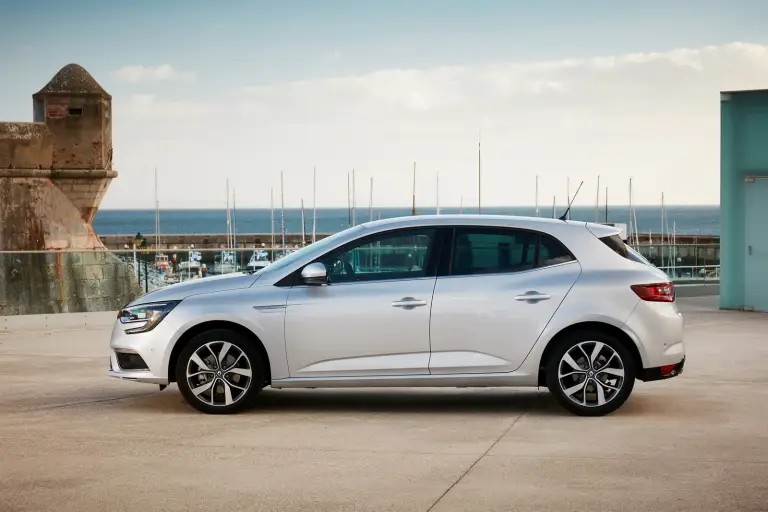 Renault Megane MY 2016 - 12