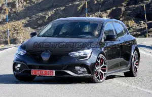 Renault Megane RS 2020 - Foto spia 05-09-2019