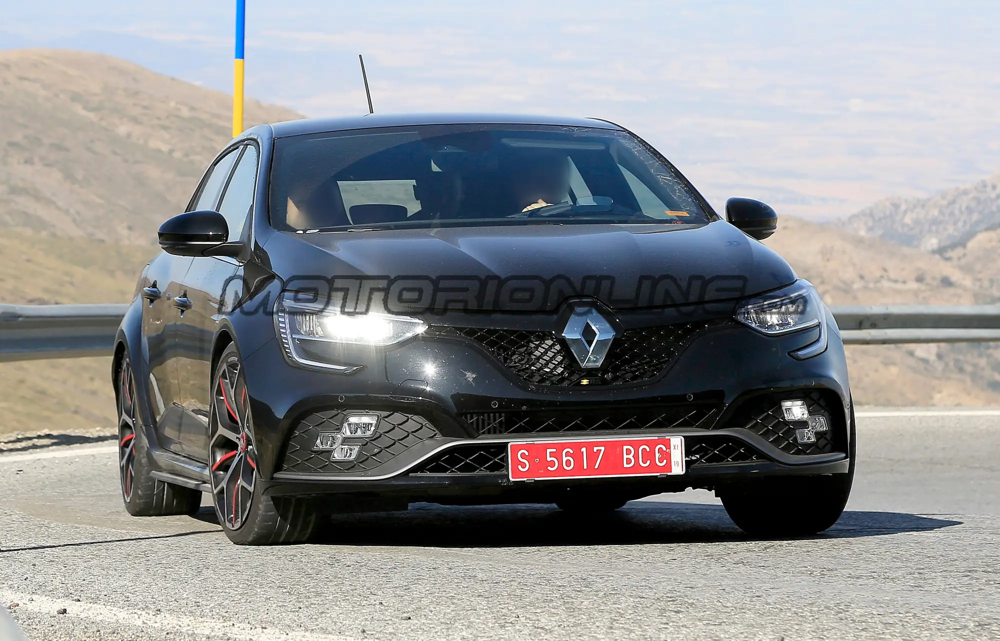 Renault Megane RS 2020 - Foto spia 05-09-2019 - 9