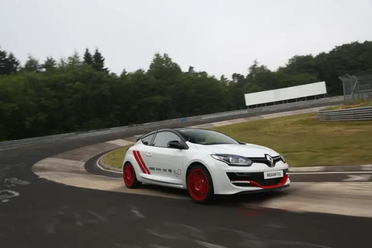 Renault Megane RS 275 Trophy-R - 12