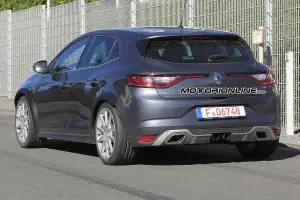 Renault Megane RS foto spia 5 ottobre 2016 - 5