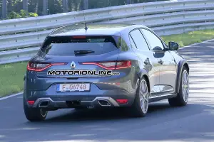 Renault Megane RS foto spia 5 ottobre 2016 - 11